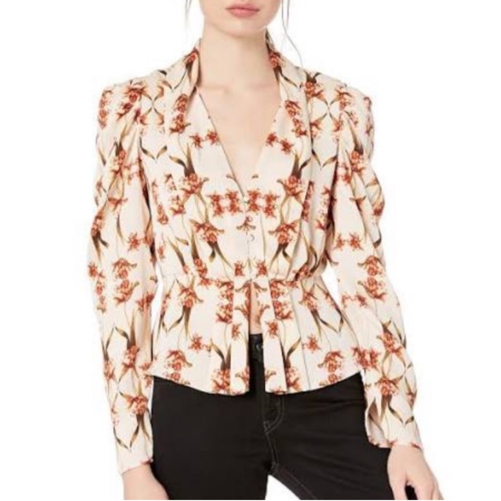 BCBGMaxAzria Floral Pleated Shoulder Peplum Top. Perfect For The Fall. Size M